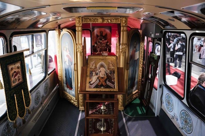 Единственный в России автобус-храм представили в Москве