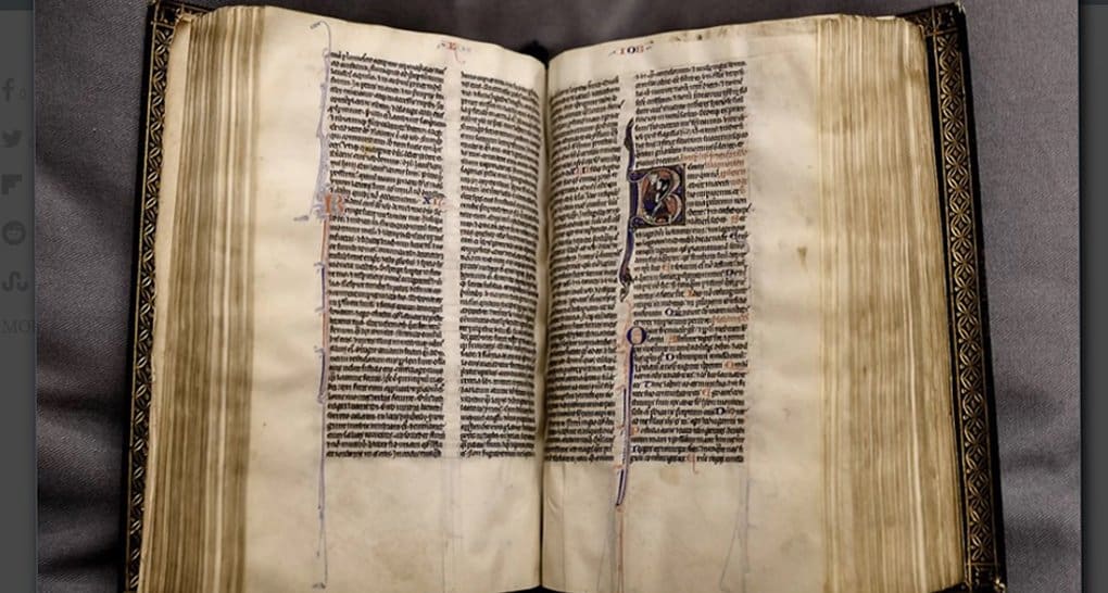 Кентерберийскому собору вернули пропавшую 500 лет назад Библию