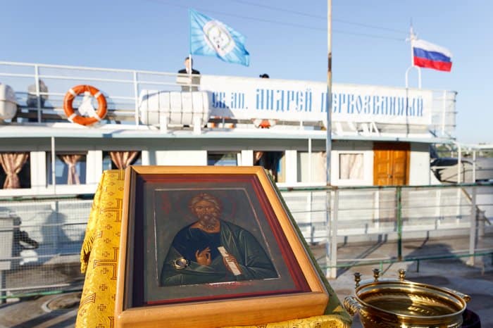 Корабль-церковь снова поплыл на помощь к жителям дальних сибирских селений