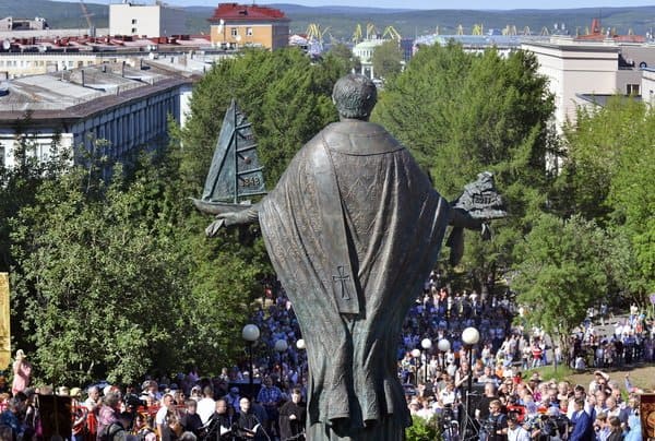 Отец Федор Конюхов создал памятник Николаю Чудотворцу для четырех городов-портов