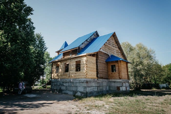 Мы не потеряны: в память об Успенской церкви молодежь Ульяновска помогает строить храм