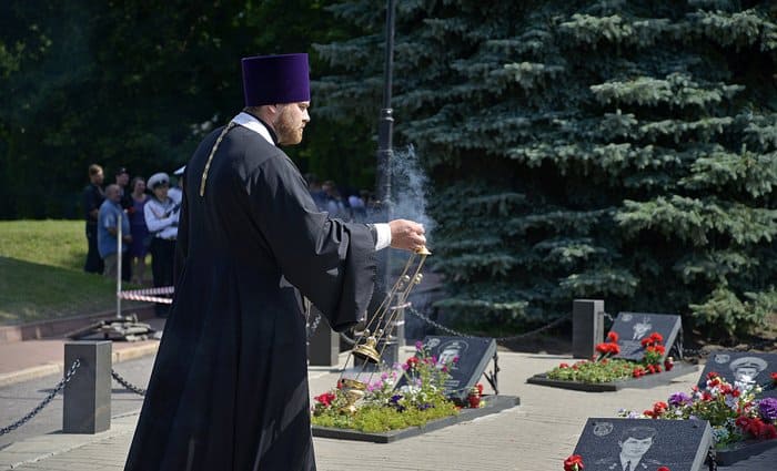 Сотни курян почтили память погибшего экипажа «Курска»