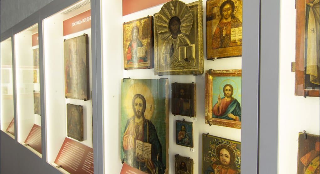 Сибирские народные иконы представили в уникальном музее Сузуна