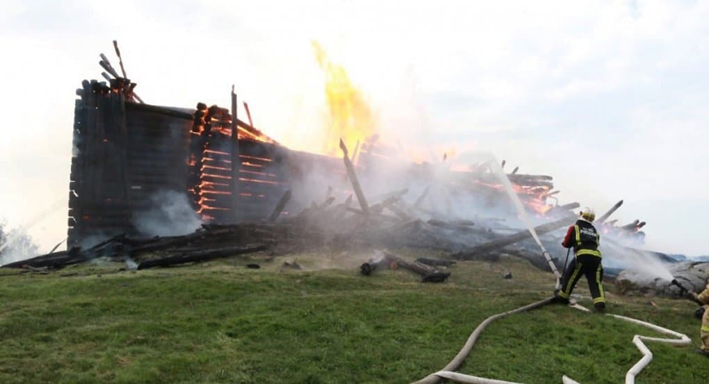 Власти Карелии решают вопрос о восстановлении сгоревшей Успенской церкви