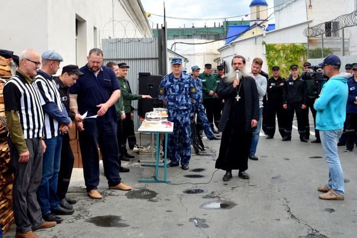 Екатеринбургская епархия помогла заключенным посоревноваться в силовом экстриме