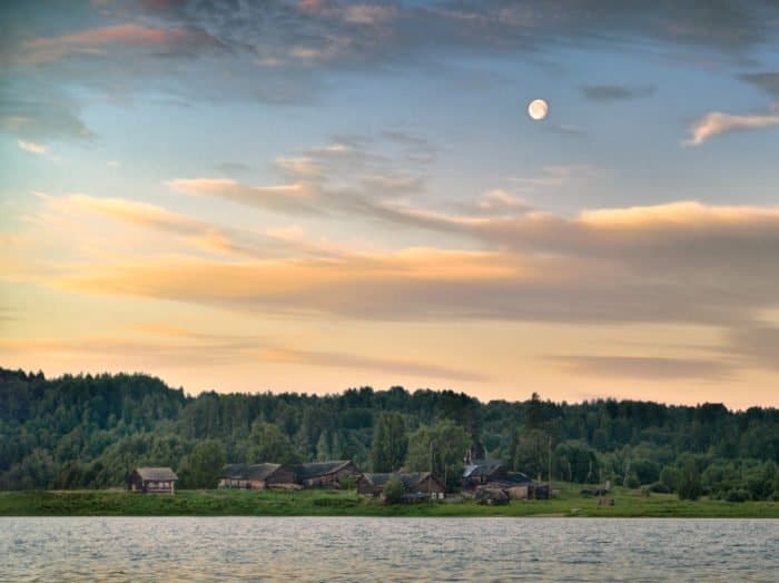 Лето на Севере: деревянные храмы и изумительные пейзажи в объективе Михаила Прохорова