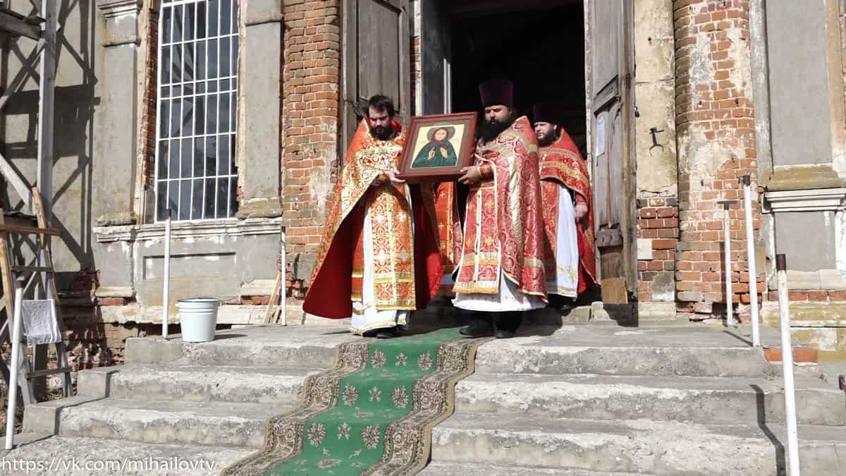 Высказывания о храме. Нет ничего сильнее церкви христовой. Храм богоявления с,чурики михайловского района. Церковь священномученика александра харьков внутри. Христос основывает церковь.