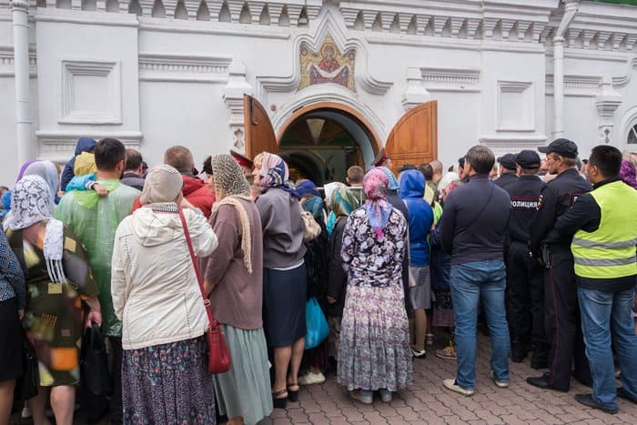 Десница Спиридона Тримифунтского в Красноярске, в Екатеринбурге ей поклонились более 60 тысяч человек
