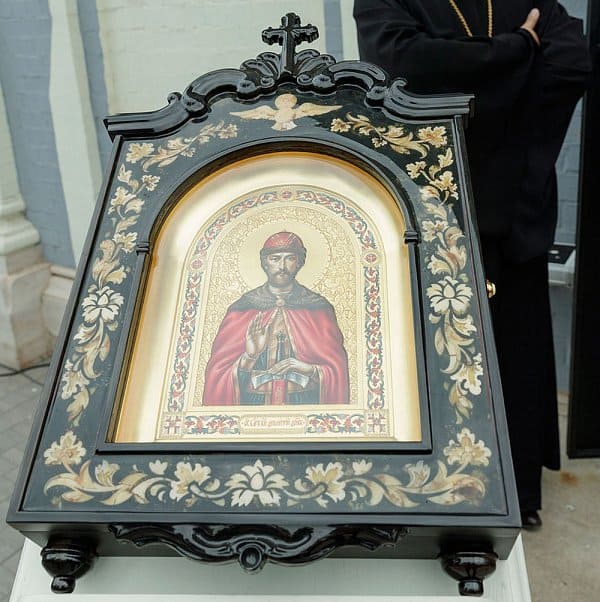 Верующим Тулы подарили икону Димитрия Донского из 2-х тысячелетнего дуба