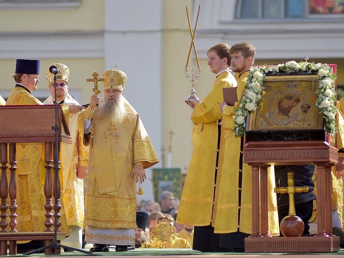 110 тысяч человек прошли крестным ходом в Петербурге в память об Александре Невском