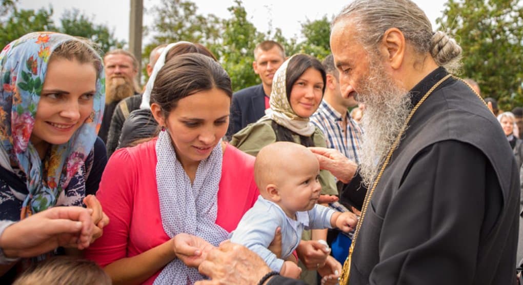 Православным Украины надо сплотиться вокруг митрополита Онуфрия, - считают в Русской Церкви