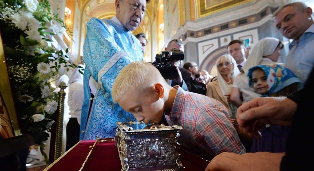За выходные деснице Спиридона Тримифунтского в Москве поклонились почти 40 тысяч верующих
