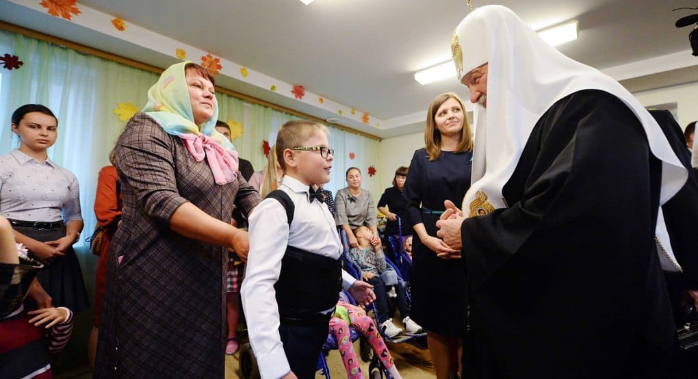 В Когалыме патриарх Кирилл пообщался с детьми с особенностями развития