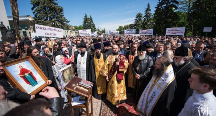 Для верующих Украины наступает момент истины, - церковный историк Владислав Петрушко
