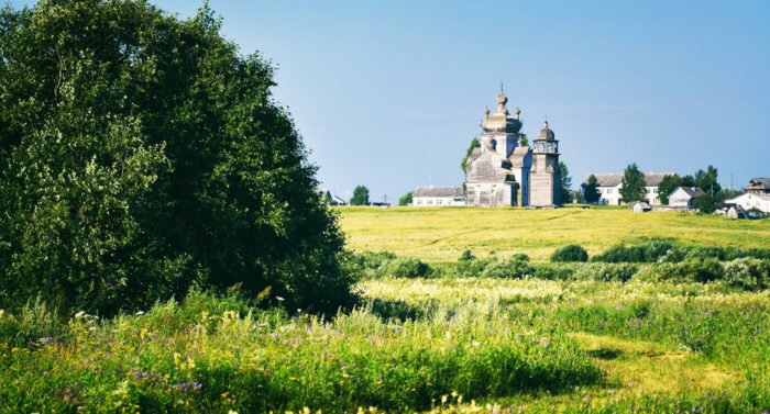 Лето на Севере: деревянные храмы и изумительные пейзажи в объективе Михаила Прохорова