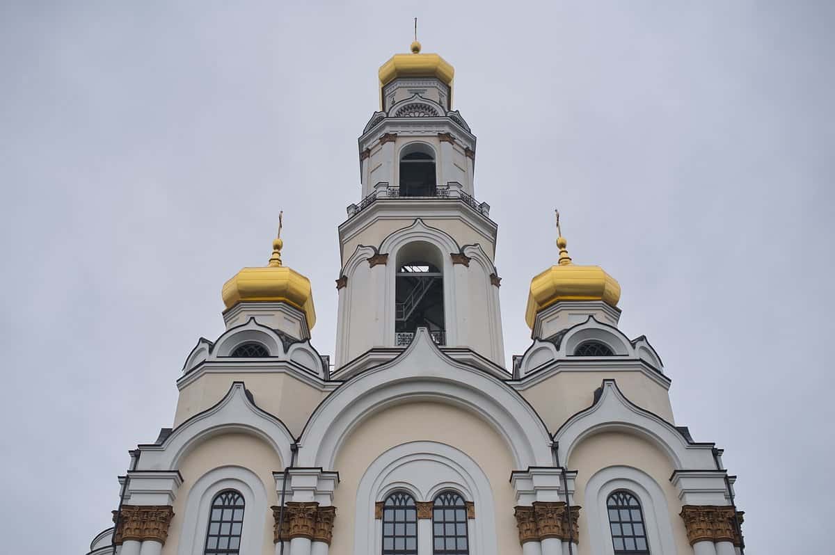 Екатеринбург храм сегодня. Храм большой Златоуст внутри. Храм большой Златоуст Екатеринбург. Ивановская Церковь Екатеринбург. Большой Златоуст Екатеринбург внутри.