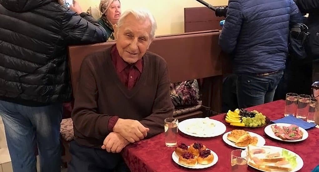 Кафе с бесплатными обедами для пожилых открылось в Петербурге