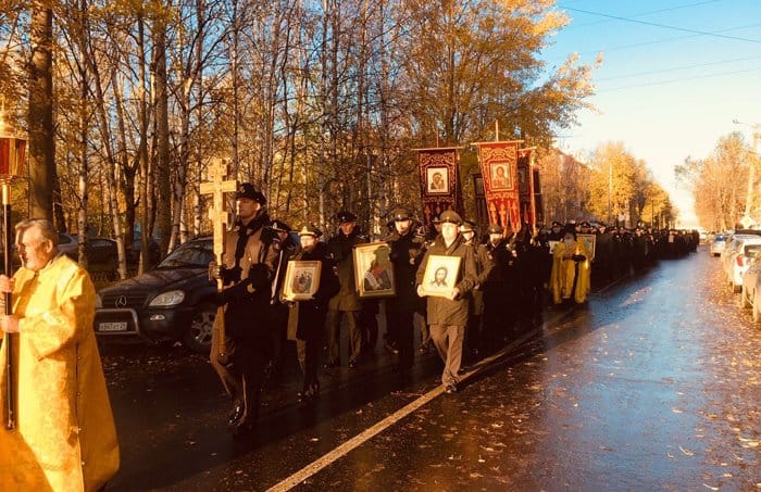 Подводники Северодвинска прошли крестным ходом в честь святого Федора Ушакова