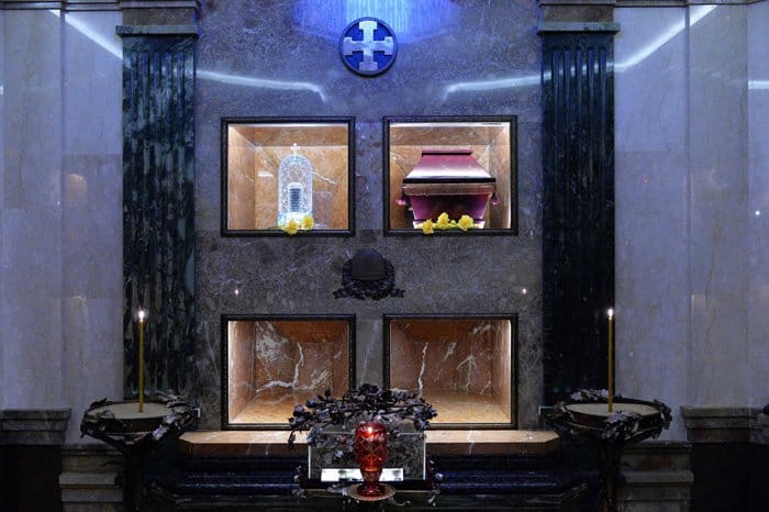 Патриарх Кирилл освятил капсулу с землей с мест сражений Первой мировой для минского храма