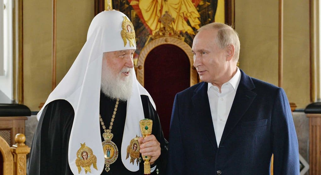 Патриарх Кирилл поблагодарил Владимира Путина за помощь в возрождении святынь и строительстве храмов