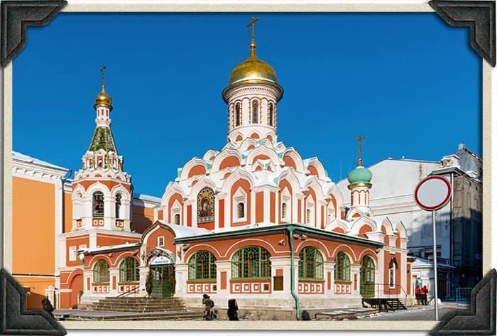 Церковь на Красной площади, которую мало кто замечает, а зря
