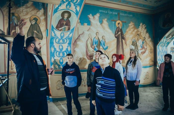Астраханский храм Святой Живоначальной Троицы посетили особые дети