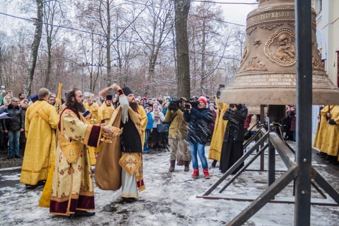 В храме на Ваганьковском кладбище воссоздали историческую звонницу