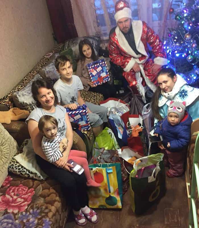 Открыт сбор подарков к Рождеству для нуждающихся семей