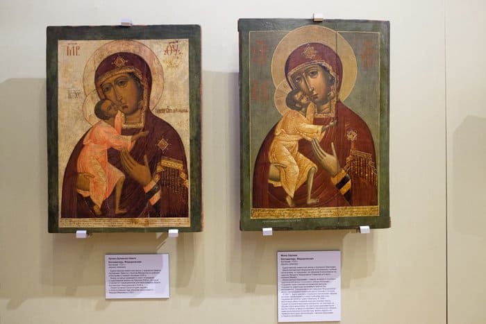 Более 80 уникальных подписных икон показывают в петербургском музее