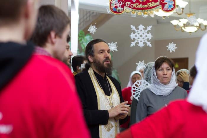 Марафон поздравлений: Рождество Христово в больницах и приютах