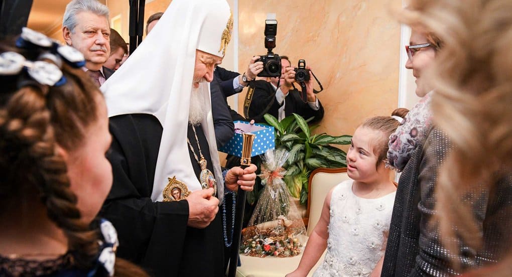 Патриарх Кирилл встретился с детьми, которые написали ему письма