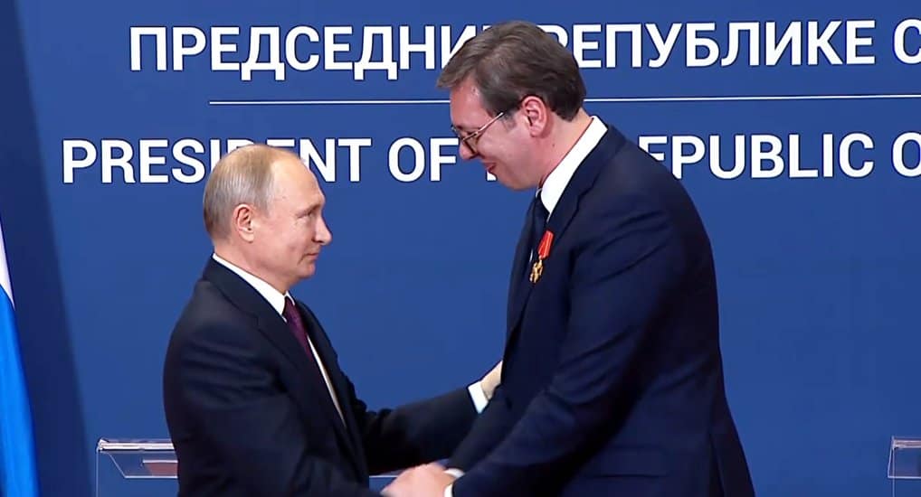 Президент России наградил главу Сербии орденом Александра Невского