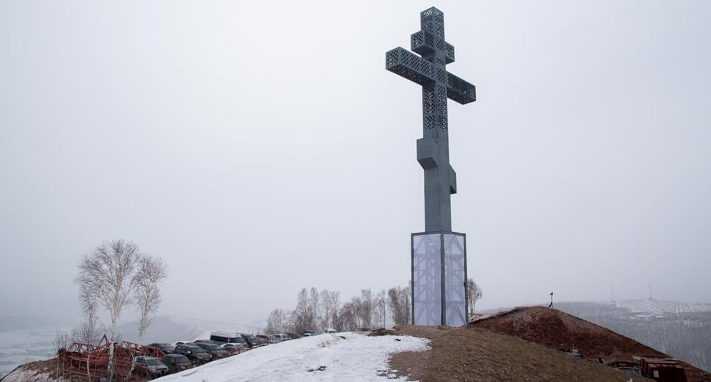 Самый высокий в России поклонный крест установили у въезда в Красноярск