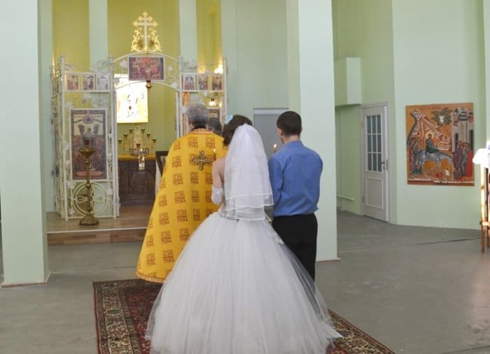 В новом храме петербургских «Крестов» впервые совершили венчание