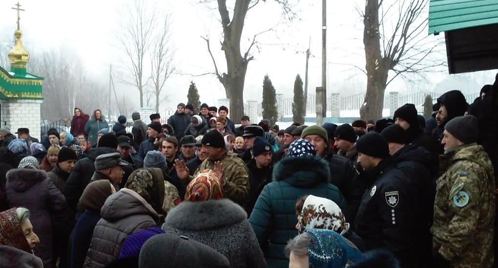На Тернопольщине сторонники ПЦУ избили настоятеля храма канонической Церкви
