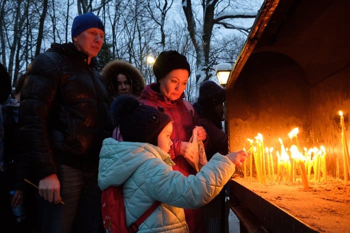 В день памяти Ксении Петербургской к часовне с ее мощами выстроилась очередь