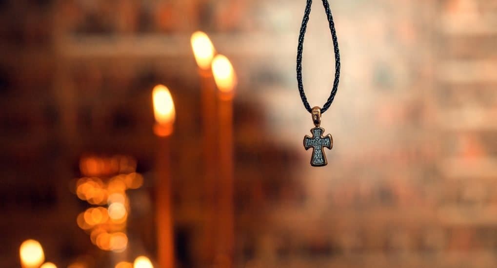 Можно носить крестик умершего отца? - Православный журнал «Фома»