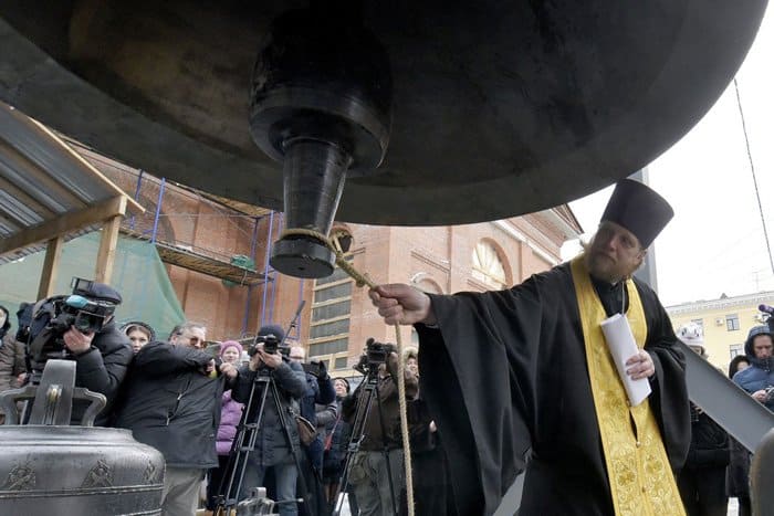 Для восстанавливаемого в Петербурге «храма строителя» освятили колокола