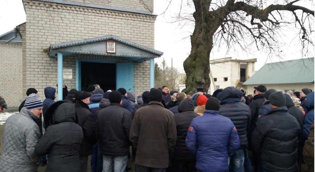В трех областях Украины захвачены четыре храма канонической Церкви