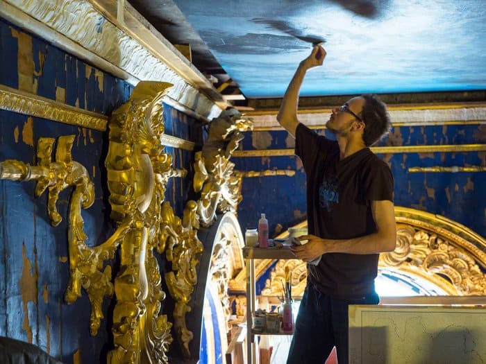 350 реставраторов за 4 года восстановили уникальную церковь в Царском Селе