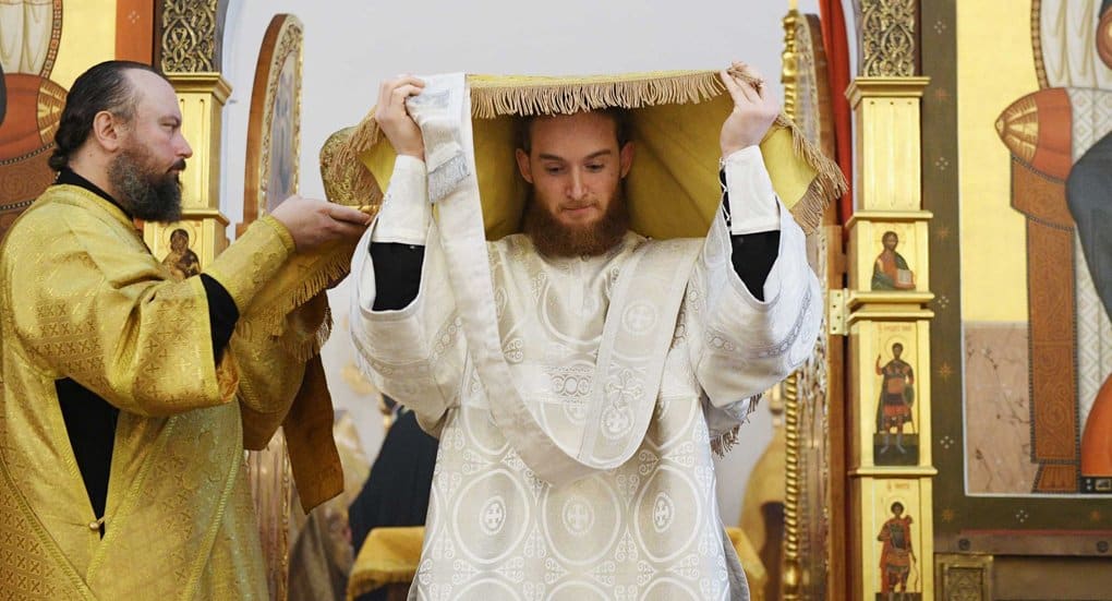 Синод предложил главам епархий духовно поддерживать новорукоположенных священников