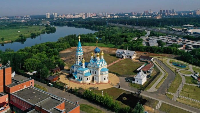 Патриарх Кирилл освятил в поселке Рублево храм в честь иконы «Неувядаемый Цвет»