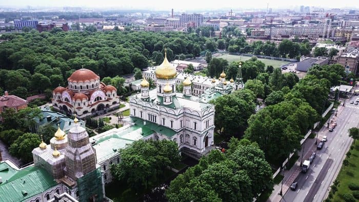 Патриарх Кирилл освятил главный храм Новодевичьего монастыря Петербурга