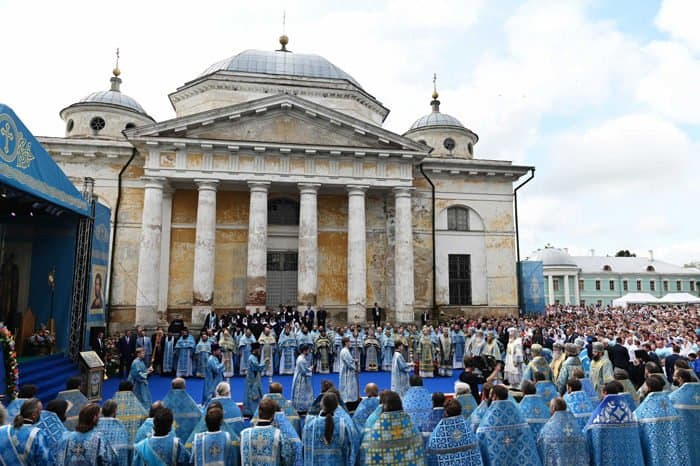 Патриарх призвал власти и меценатов помочь восстановить уникальный Борисоглебский монастырь в Торжке