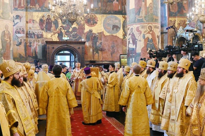 День Крещения Руси отметили в Москве Литургией и крестным ходом