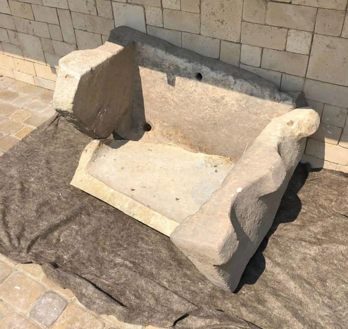 Найдены купель и алтарный стол одного из древнейших христианских храмов в России