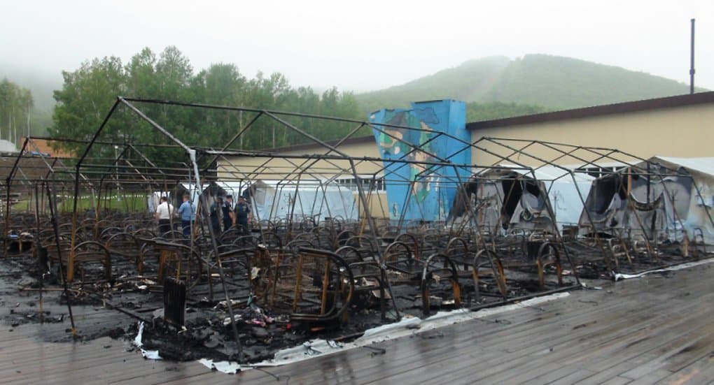Один ребенок погиб, трое – в коме после пожара в палаточном лагере в Хабаровском крае