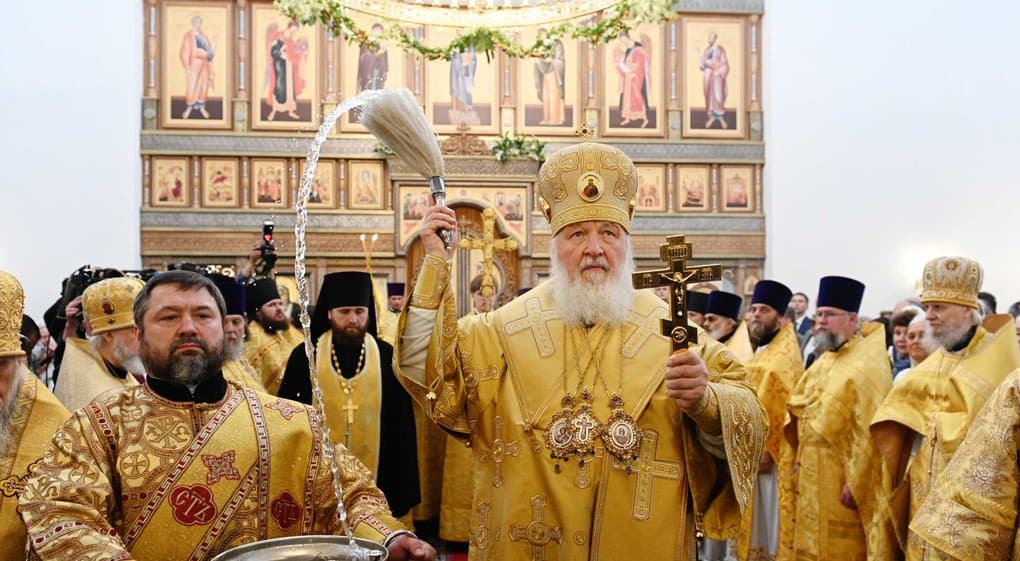 Патриарх Кирилл освятил два новых московских храма