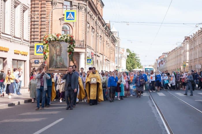 В центре Санкт-Петербурга прошел Спасский крестный ход