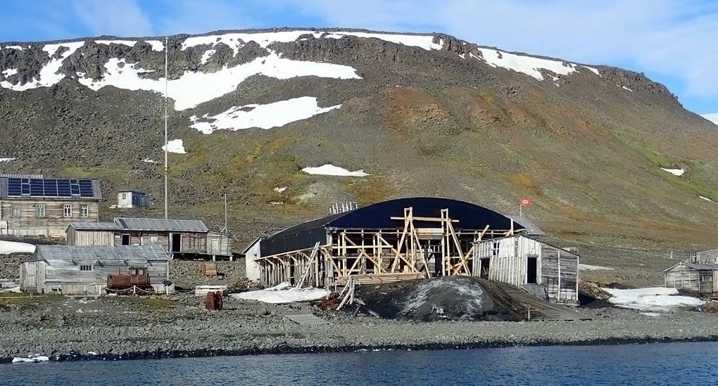 В ангаре 1930-х годов на Земле Франца-Иосифа создают уникальный музей Арктики